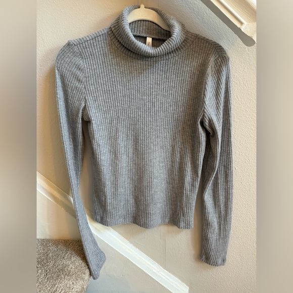 Gray turtleneck - The group Babaton from Aritza - size S - Picture 1 of 3